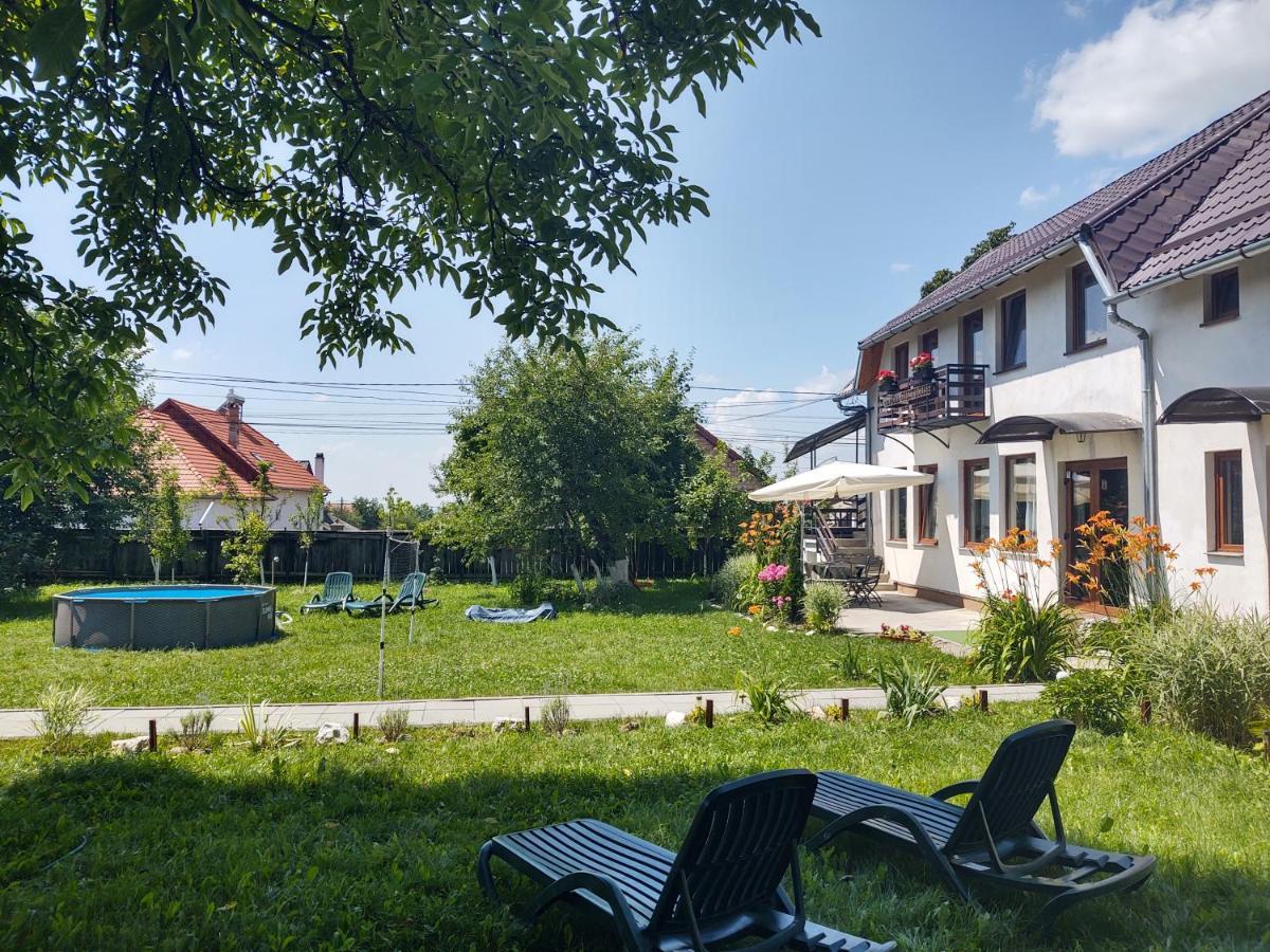 Vendel Guesthouse Lutoasa Exterior photo