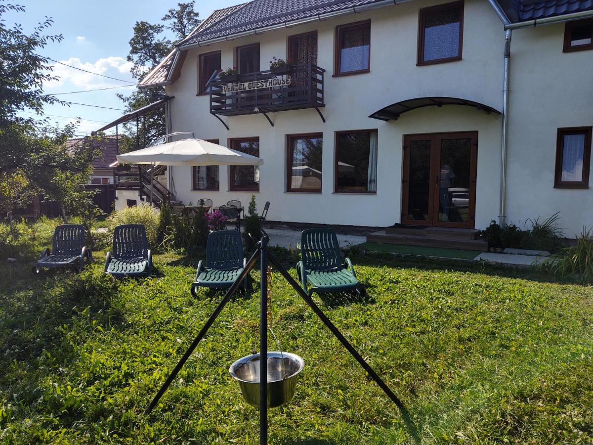 Vendel Guesthouse Lutoasa Exterior photo